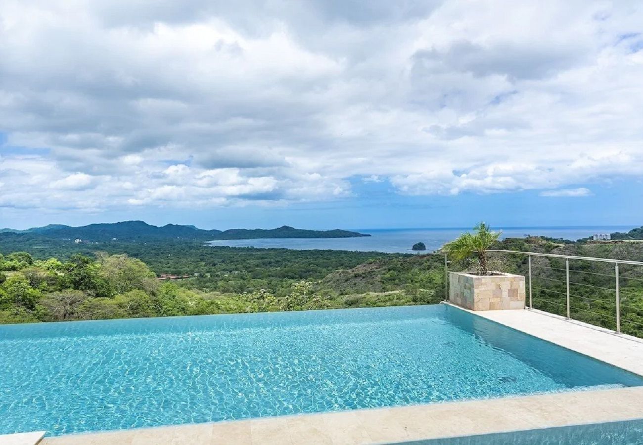 Villa in Playa Flamingo - Top Designer Home: Infinity Pool, 180º Ocean Views - CASA DEL MAR