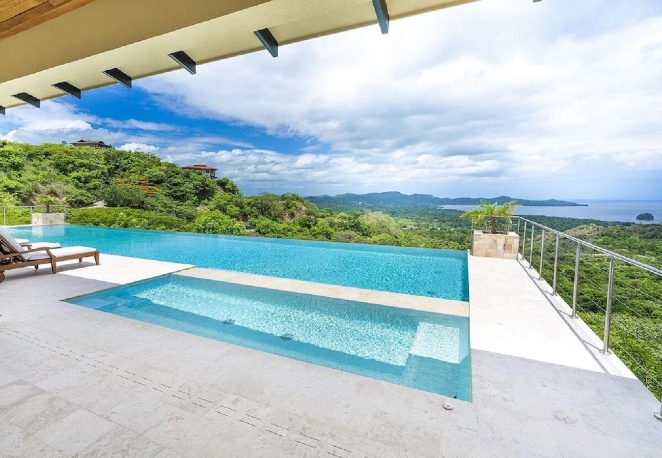 Villa in Playa Flamingo - Top Designer Home: Infinity Pool, 180º Ocean Views - CASA DEL MAR