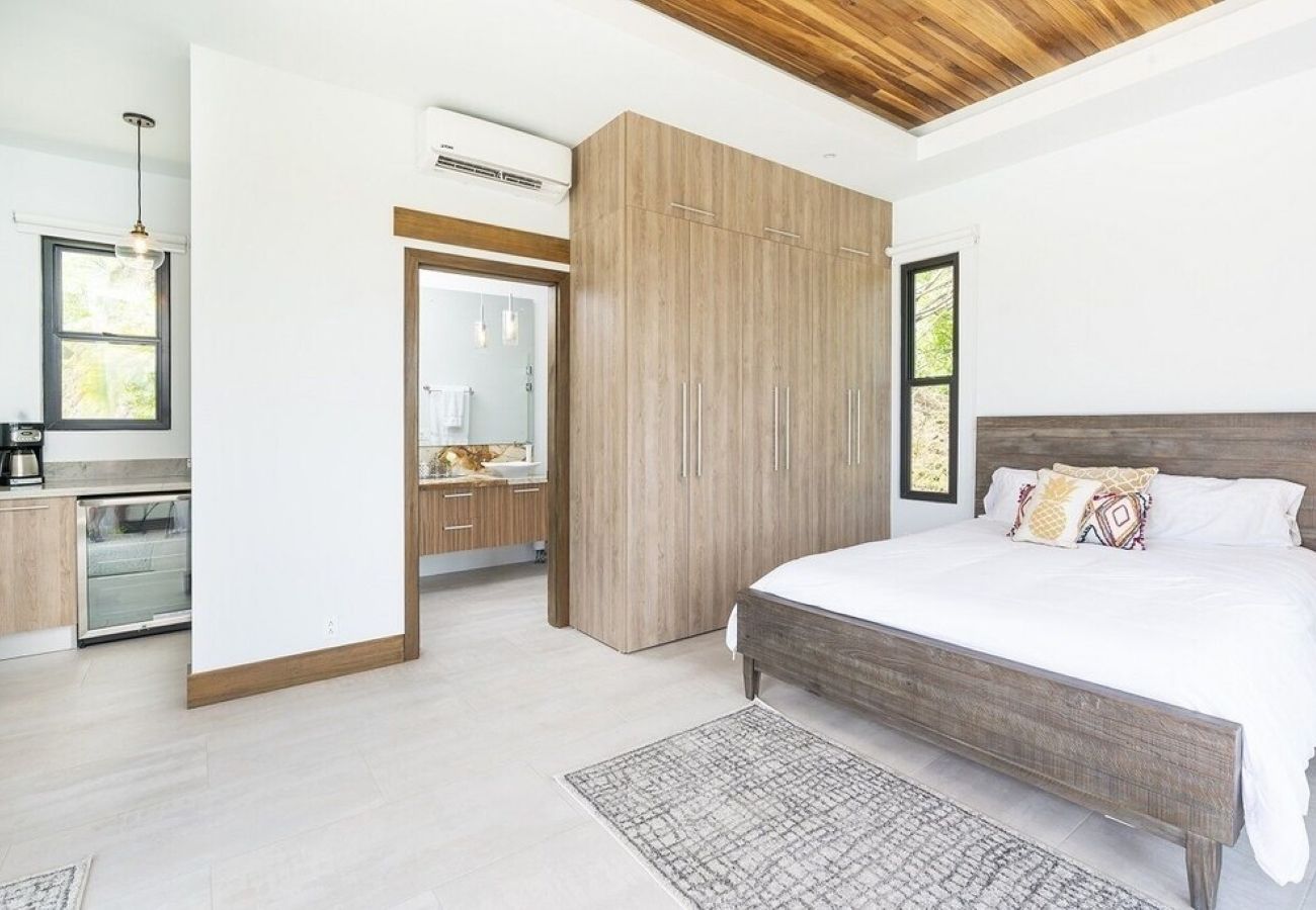 Villa in Playa Flamingo - Top Designer Home: Infinity Pool, 180º Ocean Views - CASA DEL MAR