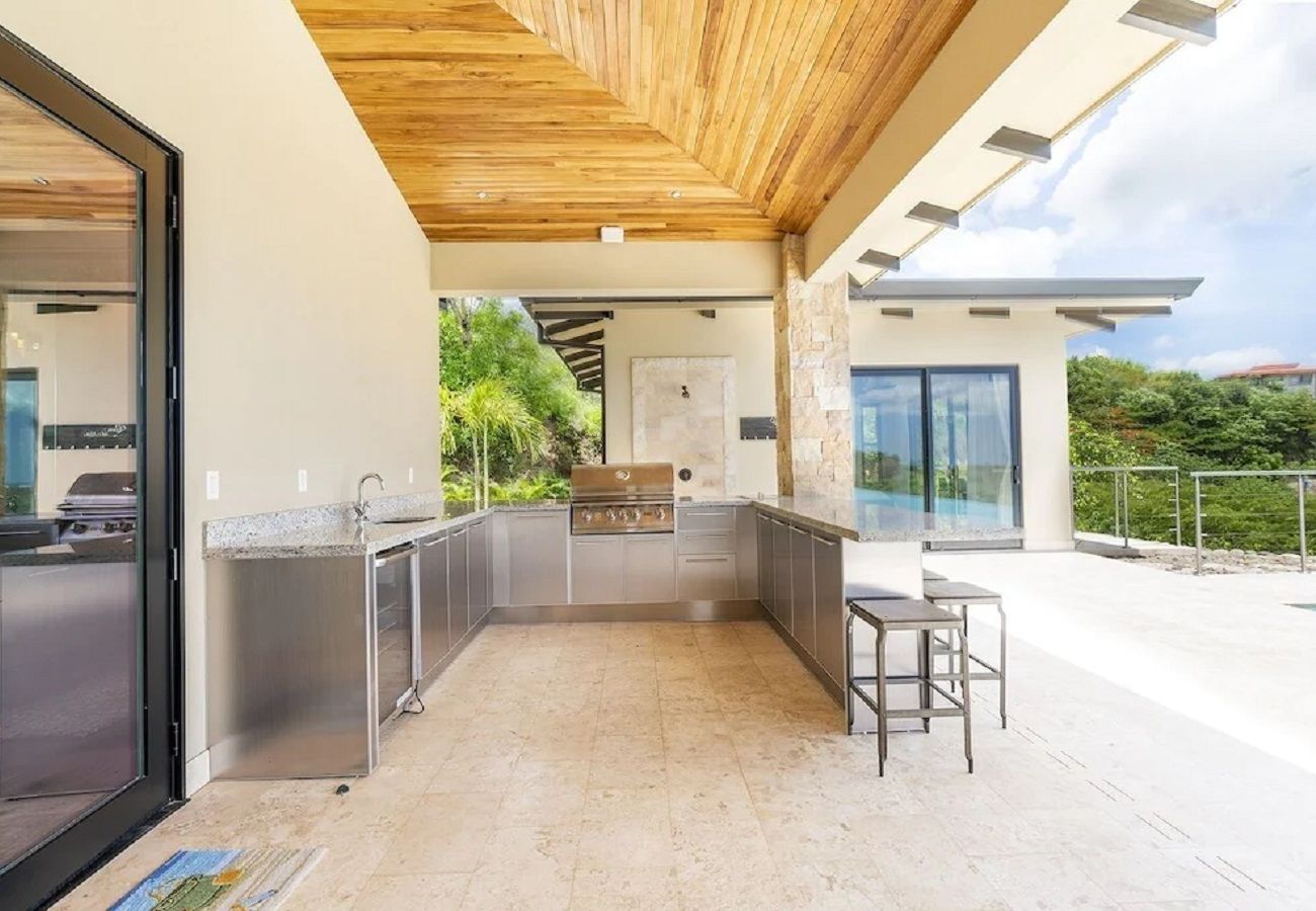 Villa in Playa Flamingo - Top Designer Home: Infinity Pool, 180º Ocean Views - CASA DEL MAR