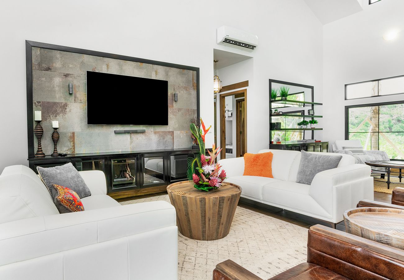Villa in Playa Flamingo - Top Designer Home: Infinity Pool, 180º Ocean Views - CASA DEL MAR