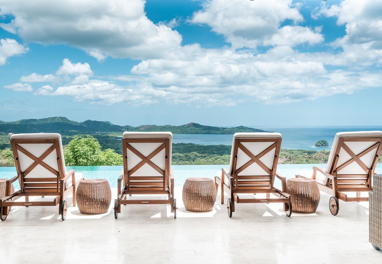 Villa in Playa Flamingo - Top Designer Home: Infinity Pool, 180º Ocean Views - CASA DEL MAR