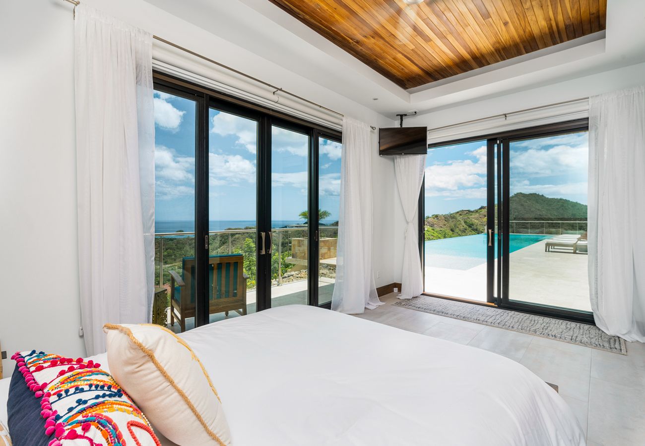 Villa in Playa Flamingo - Top Designer Home: Infinity Pool, 180º Ocean Views - CASA DEL MAR