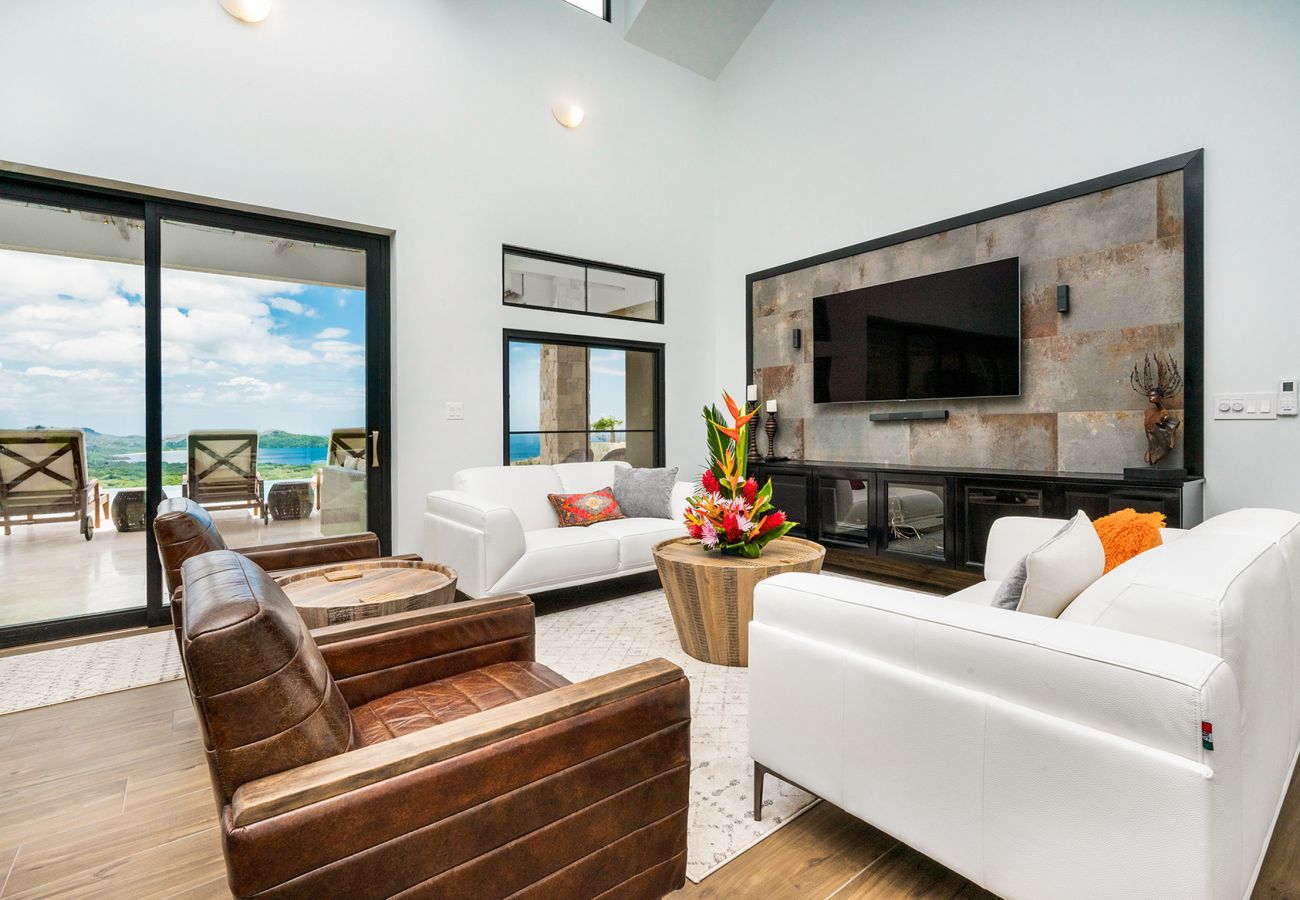 Villa in Playa Flamingo - Top Designer Home: Infinity Pool, 180º Ocean Views - CASA DEL MAR