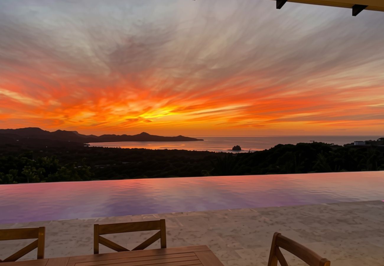 Villa in Playa Flamingo - Top Designer Home: Infinity Pool, 180º Ocean Views - CASA DEL MAR
