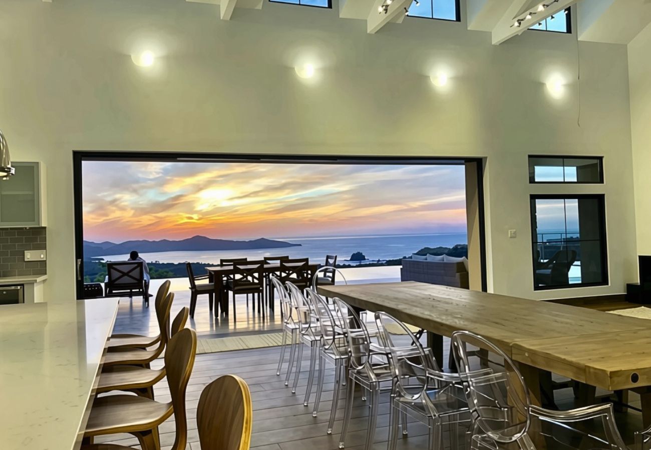 Villa in Playa Flamingo - Top Designer Home: Infinity Pool, 180º Ocean Views - CASA DEL MAR