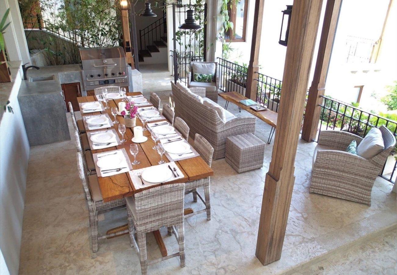 House in Las Catalinas - Oceanfront•Sleeps 6•Full Kitchen•BBQ•Pool•Balcony - Alouatta Guesthouse