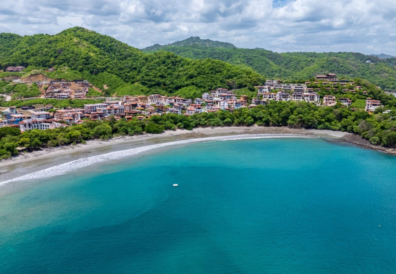 House in Las Catalinas - Oceanfront•Sleeps 6•Full Kitchen•BBQ•Pool•Balcony - Alouatta Guesthouse
