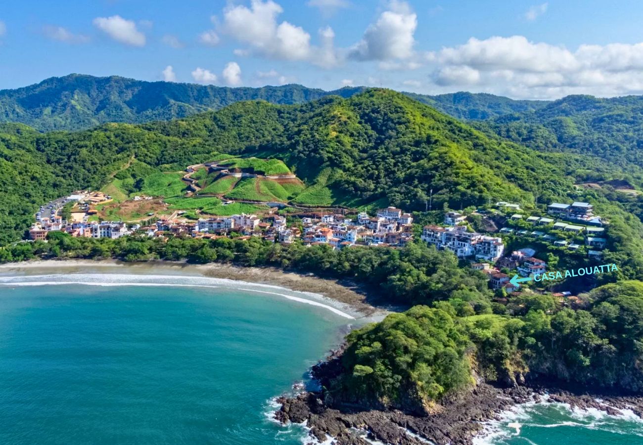 House in Las Catalinas - Oceanfront•Sleeps 6•Full Kitchen•BBQ•Pool•Balcony - Alouatta Guesthouse