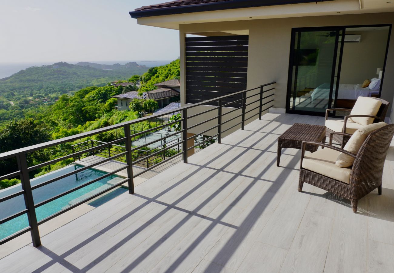 Villa in Playa Flamingo - Mar Vista Villa-sleeps 16-infinity pool-Ocean View - luxury Casa de Iluminacion