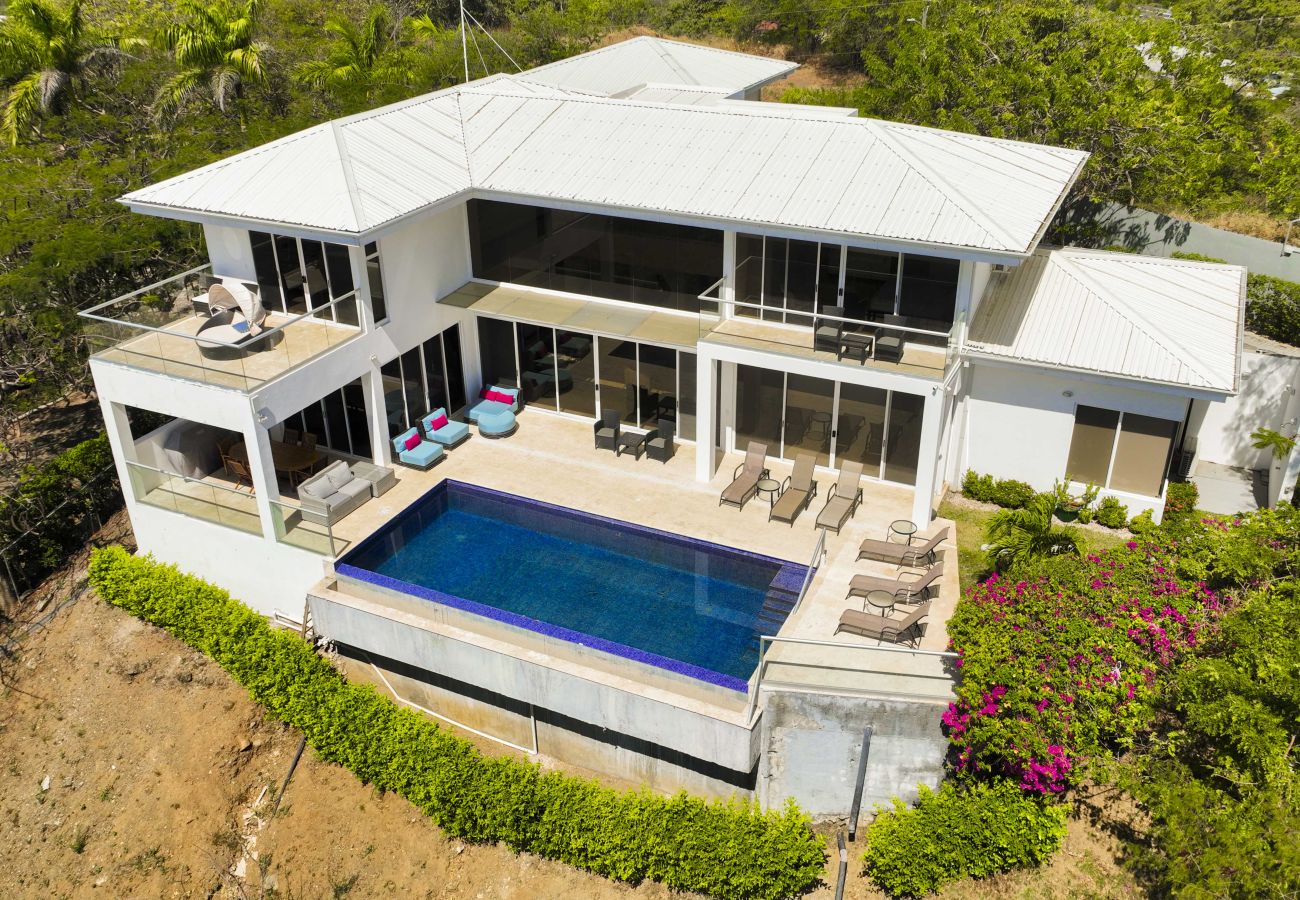 Villa in Potrero - Ocean-View Villa | Stargazing Deck | Infinity Pool – Villa Blanca