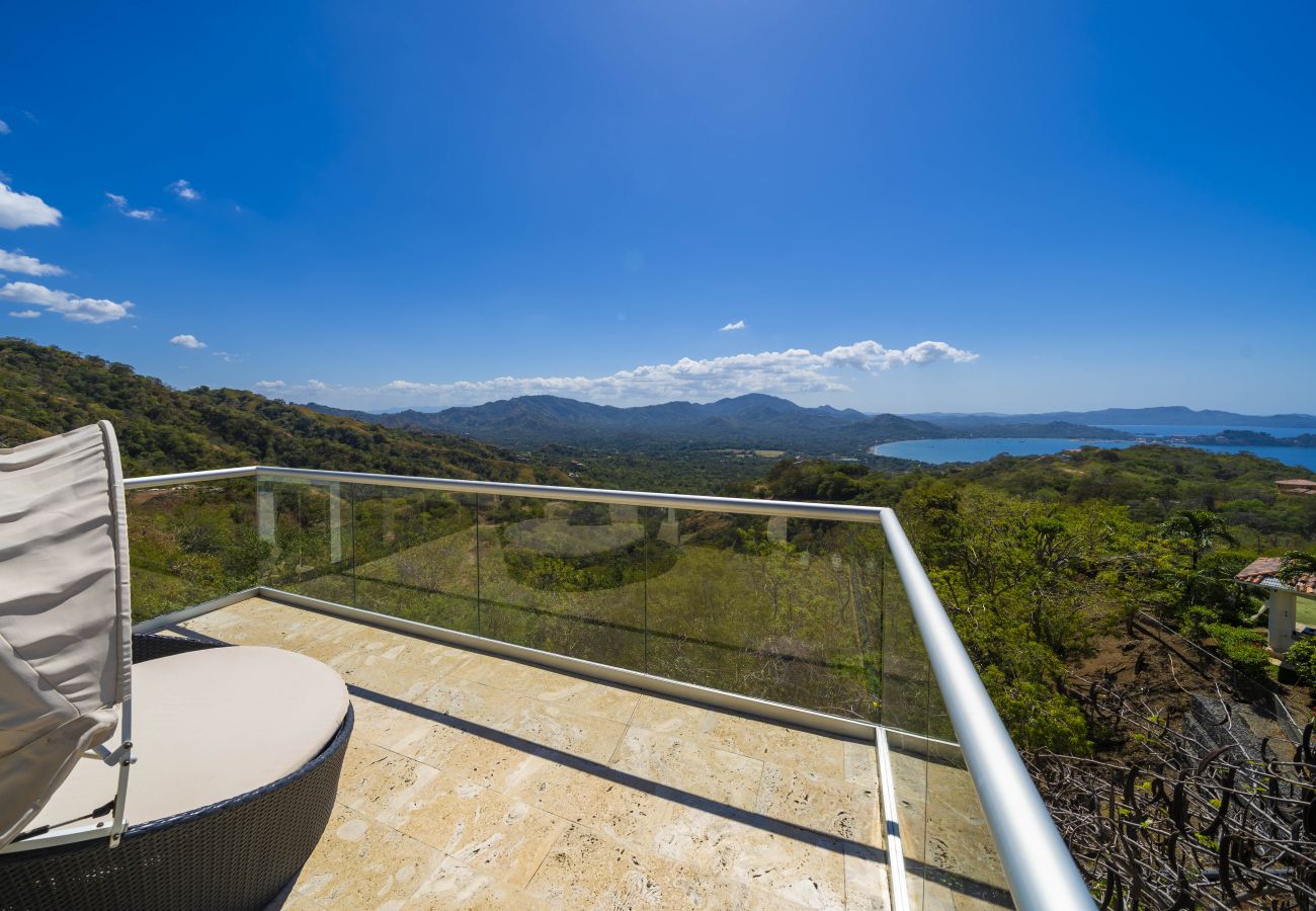 Villa in Potrero - Ocean-View Villa | Stargazing Deck | Infinity Pool – Villa Blanca