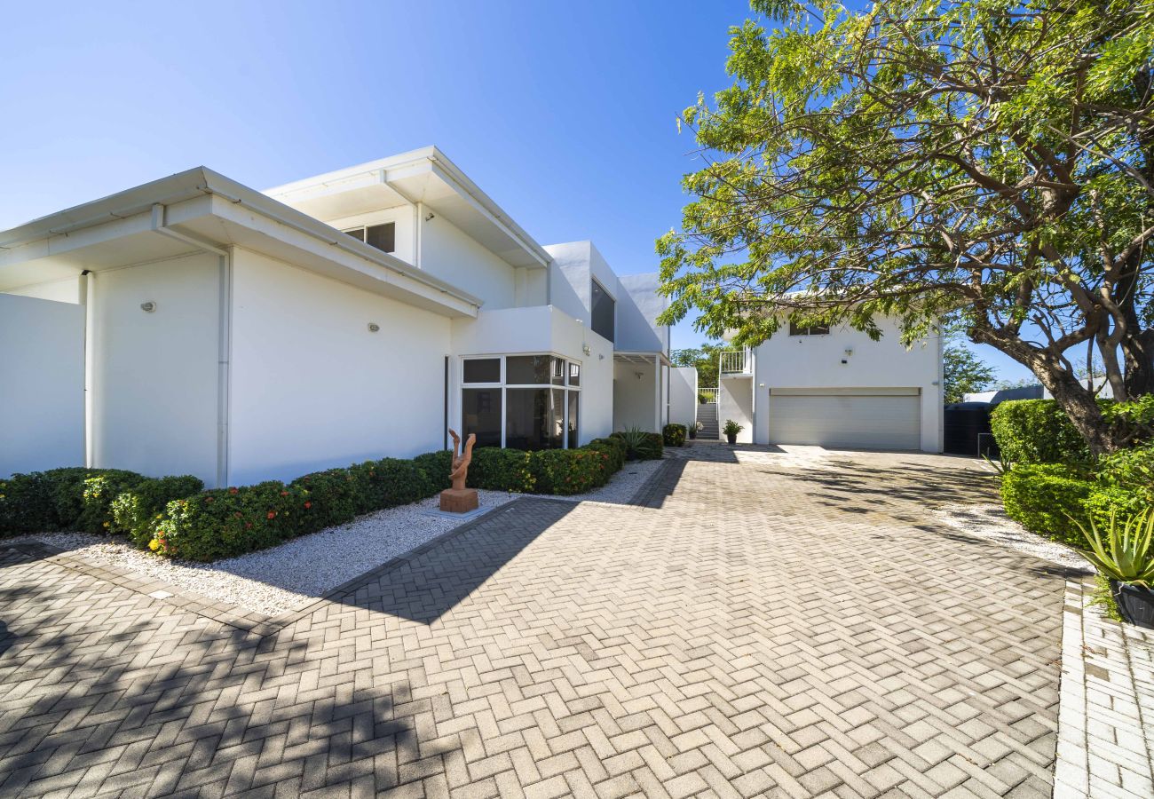 Villa in Potrero - Ocean-View Villa | Stargazing Deck | Infinity Pool – Villa Blanca