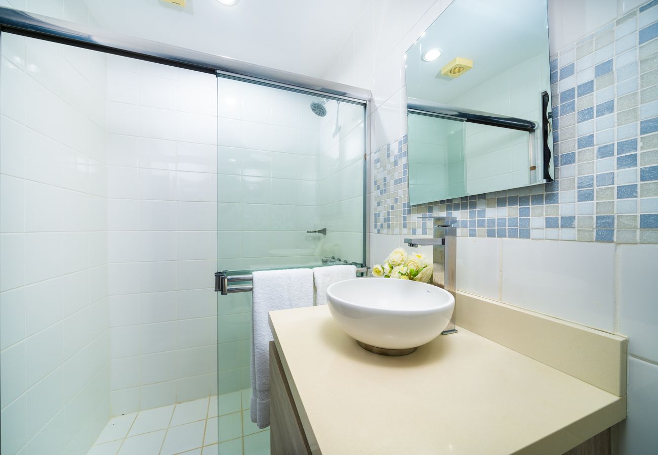 Villa in Potrero - Ocean-View Villa | Stargazing Deck | Infinity Pool – Villa Blanca
