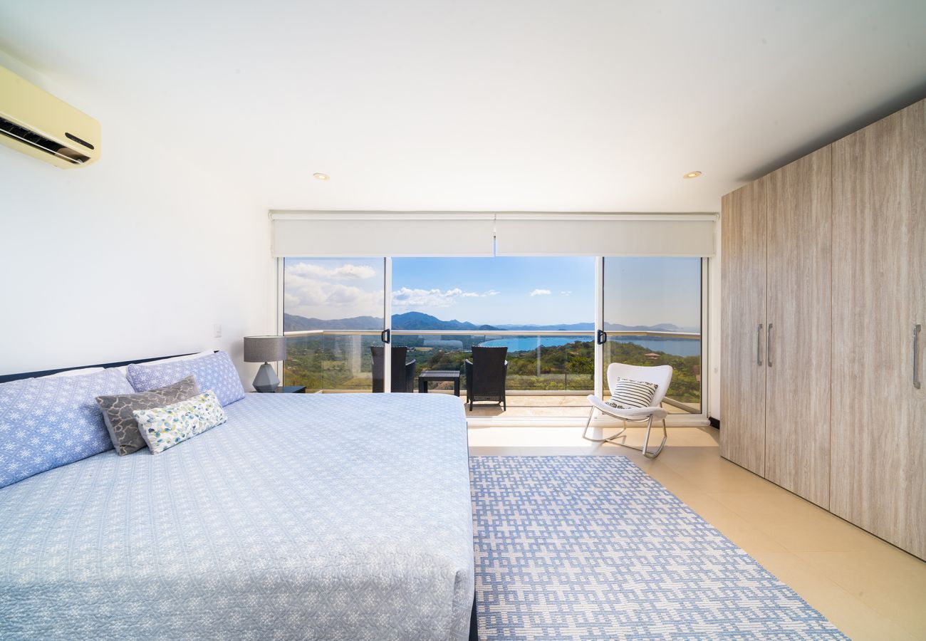 Villa in Potrero - Ocean-View Villa | Stargazing Deck | Infinity Pool – Villa Blanca