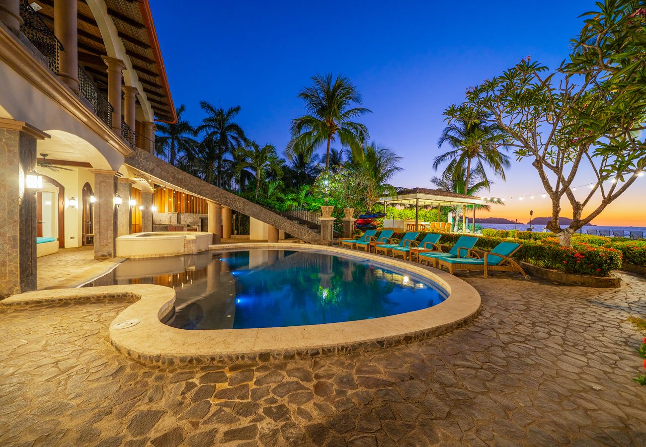 Villa in Potrero - Beachfront Estate | Private Chef, 9 BR, Sleeps 26 - Casa Taj