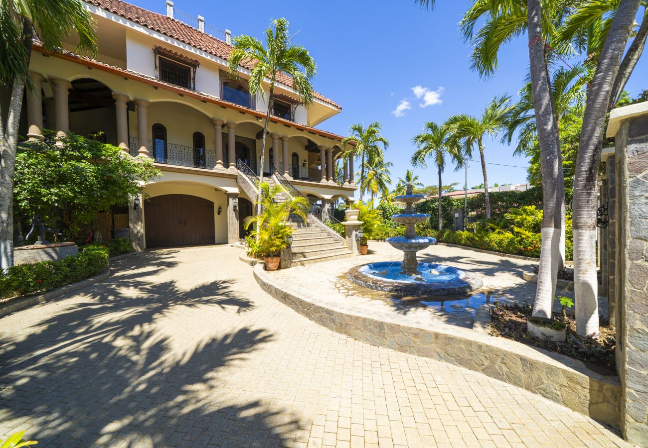 Villa in Potrero - Casa Taj*beachfront*chef service*housekeeping*6 BR