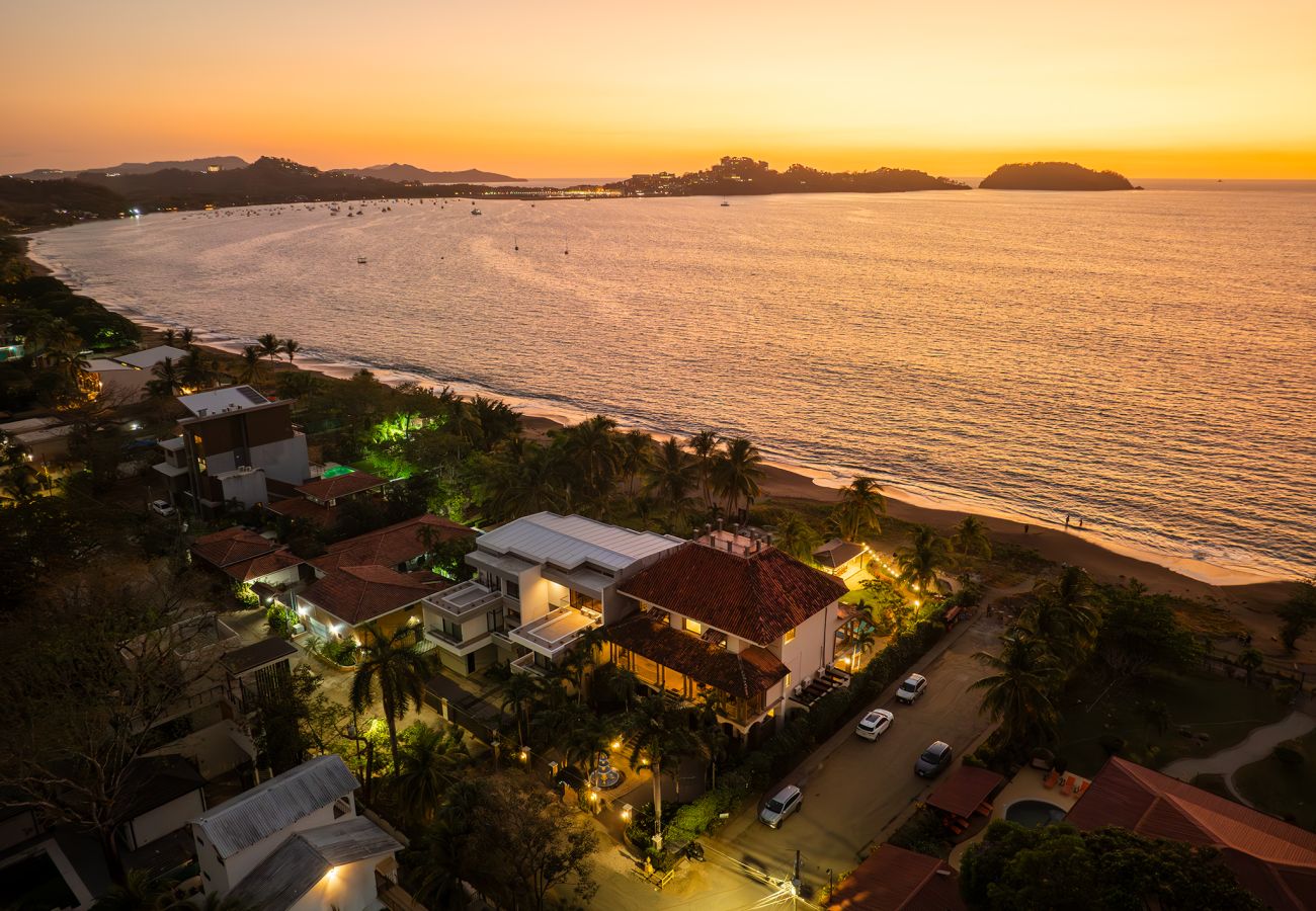 Villa in Potrero - Casa Taj*beachfront*chef service*housekeeping*6 BR