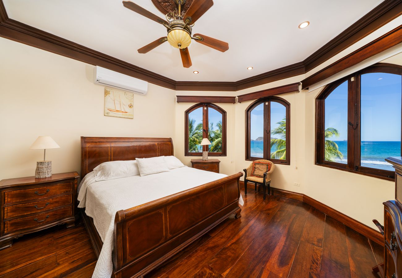 Villa in Potrero - Casa Taj*beachfront*chef service*housekeeping*6 BR