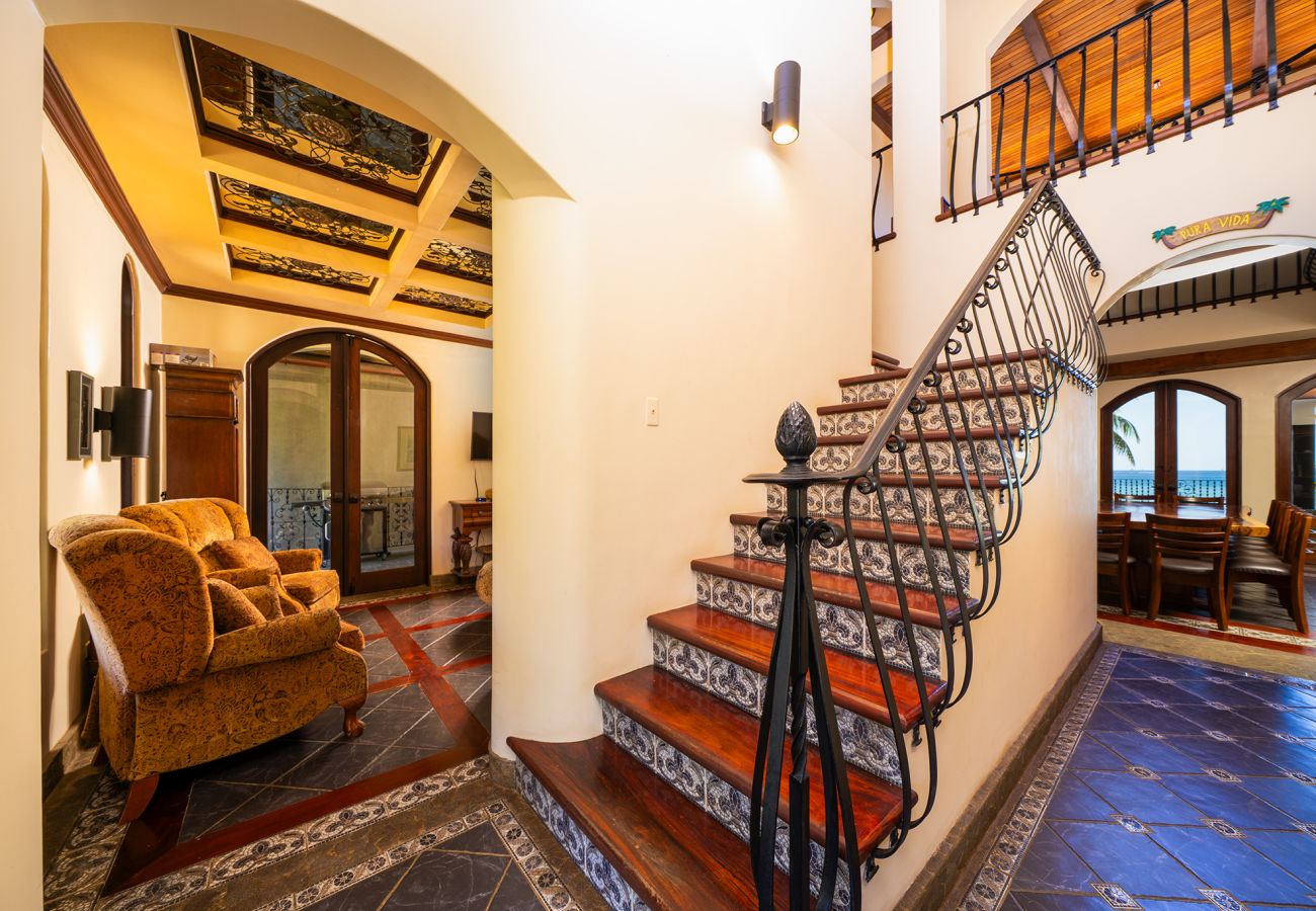 Villa in Potrero - Casa Taj*beachfront*chef service*housekeeping*6 BR