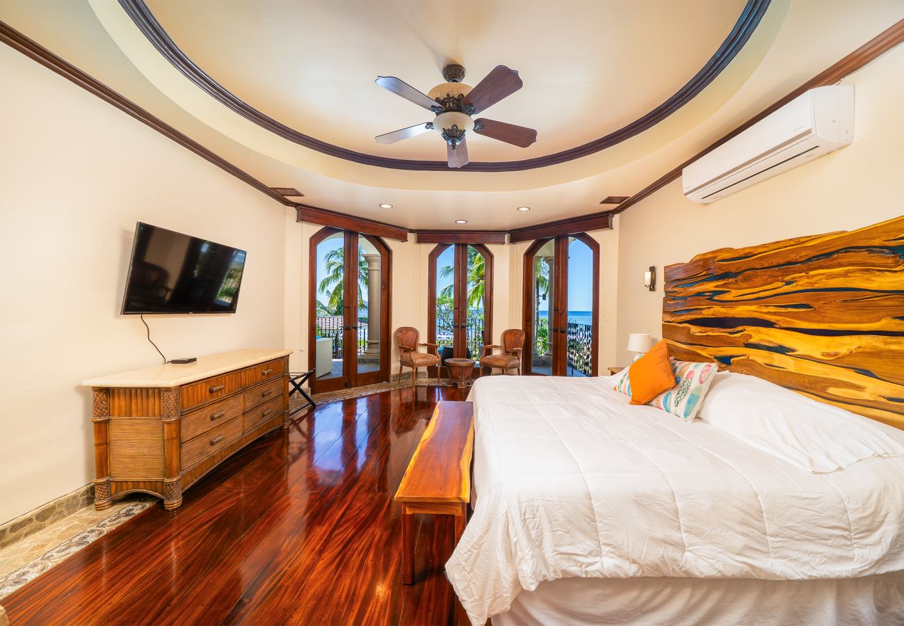 Villa in Potrero - Casa Taj*beachfront*chef service*housekeeping*6 BR