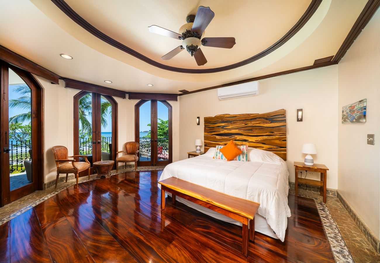 Villa in Potrero - Casa Taj*beachfront*chef service*housekeeping*6 BR