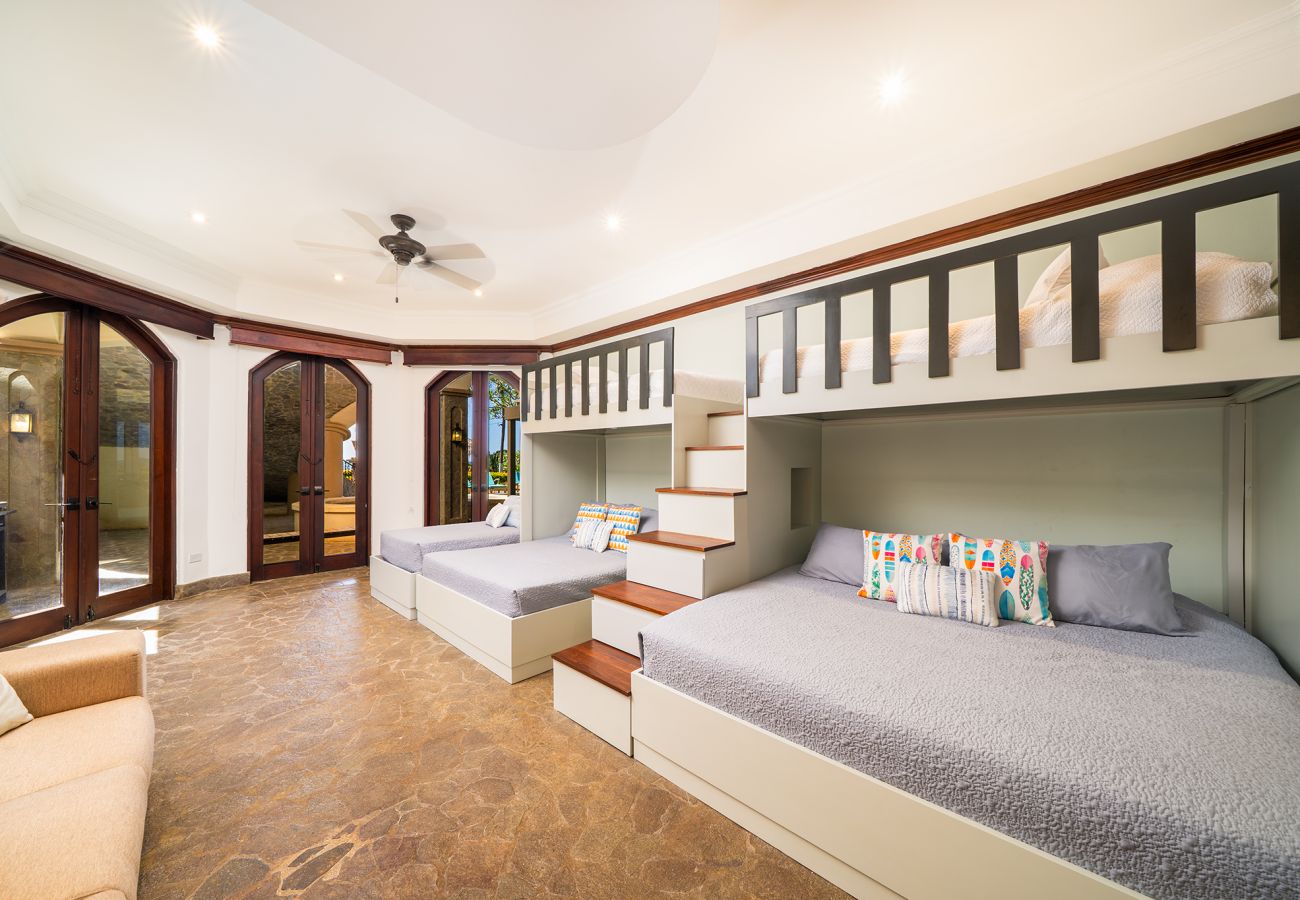 Villa in Potrero - Casa Taj*beachfront*chef service*housekeeping*6 BR