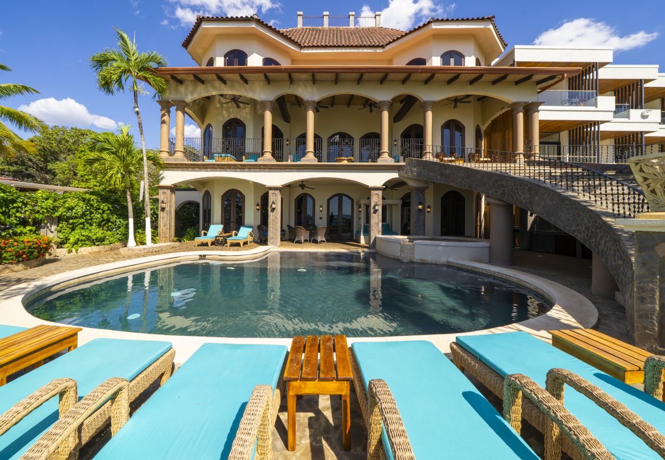 Villa in Potrero - Casa Taj*beachfront*chef service*housekeeping*6 BR