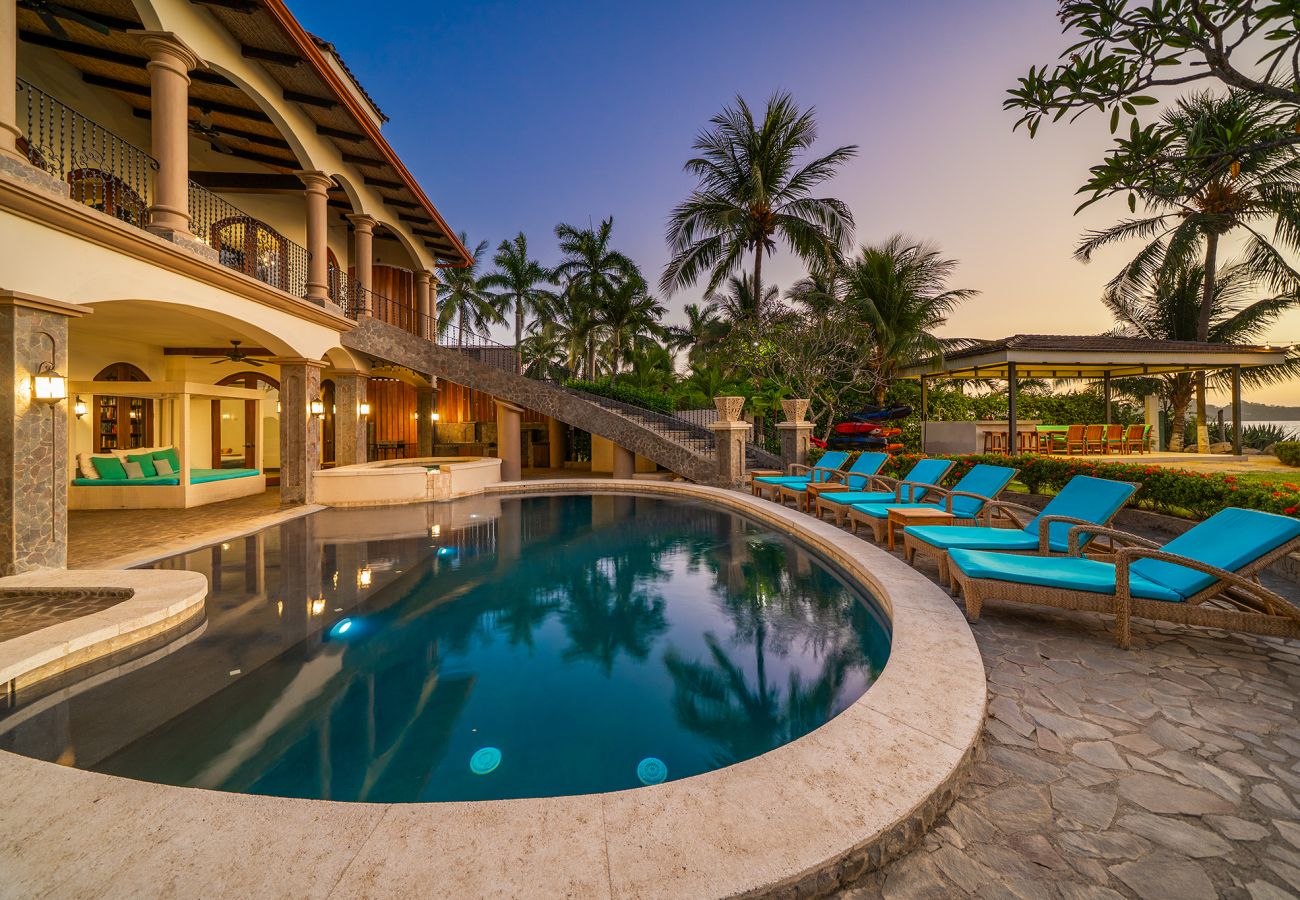 Villa in Potrero - Casa Taj*beachfront*chef service*housekeeping*6 BR