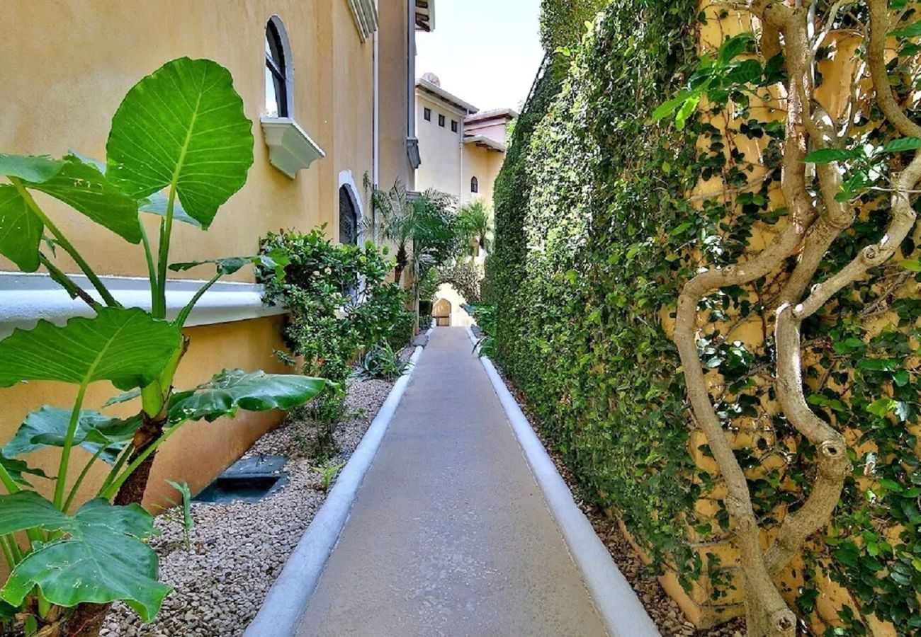 Condominium in Playa Flamingo - 150 m to Marina Flamingo•BBQ•Balcony•extra TV room - Flamingo Rose Vista