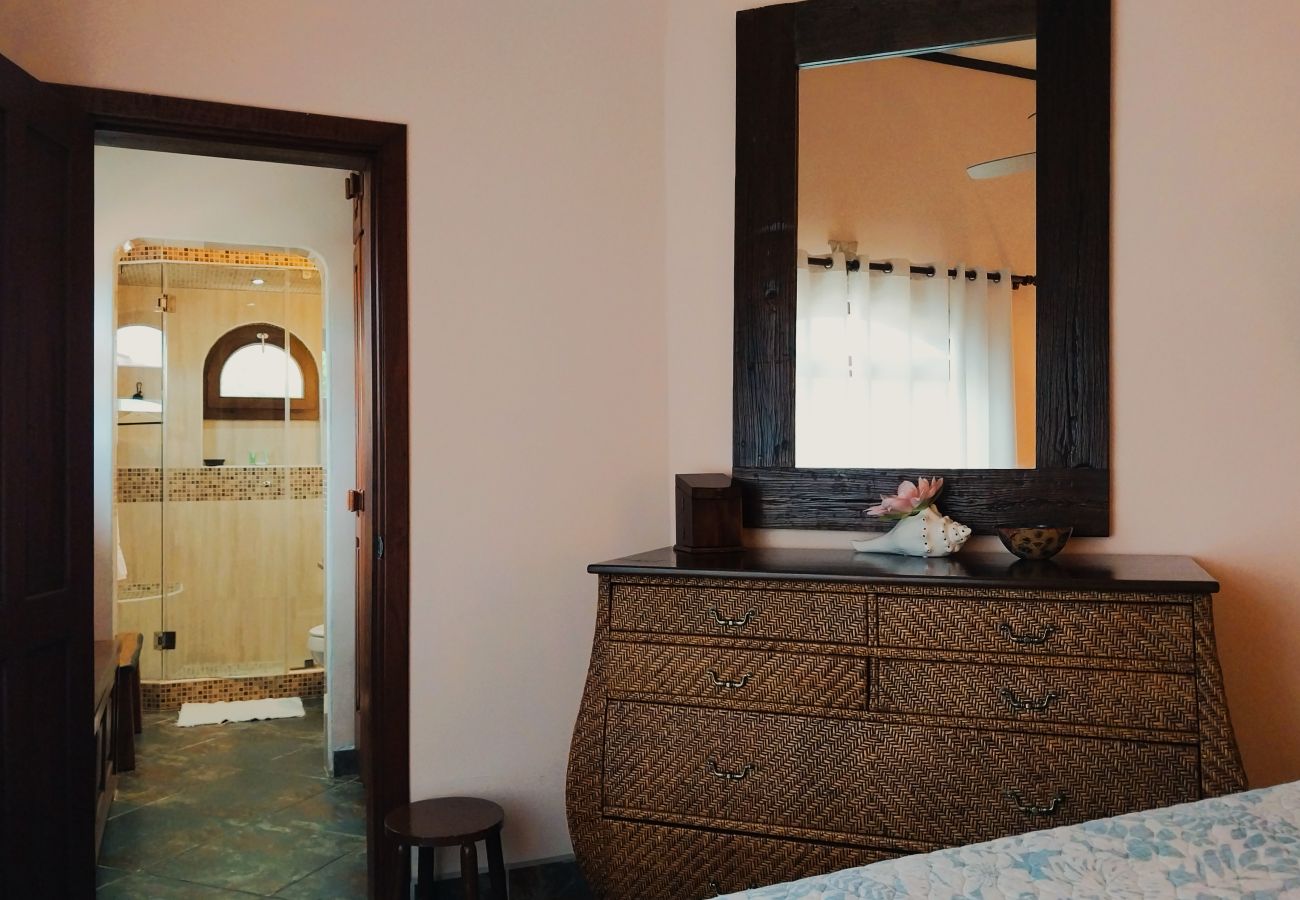 Condominium in Playa Flamingo - 150 m to Marina Flamingo•BBQ•Balcony•extra TV room - Flamingo Rose Vista