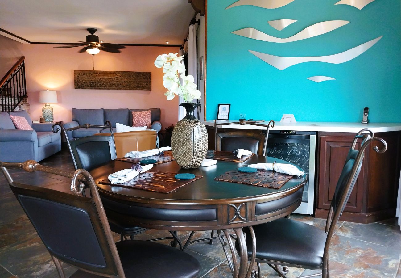 Condominium in Playa Flamingo - 150 m to Marina Flamingo•BBQ•Balcony•extra TV room - Flamingo Rose Vista