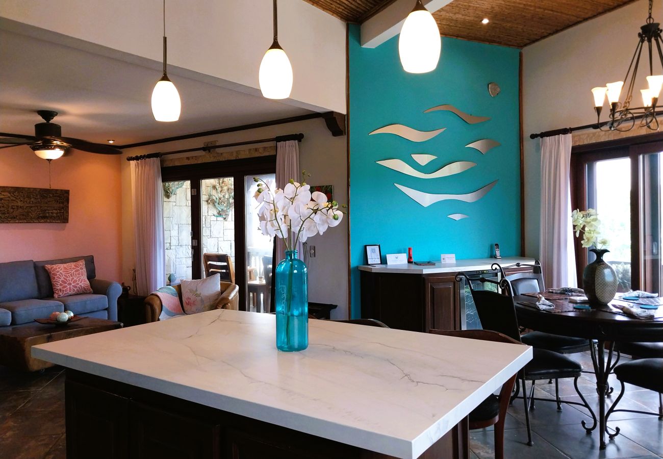 Condominium in Playa Flamingo - 150 m to Marina Flamingo•BBQ•Balcony•extra TV room - Flamingo Rose Vista