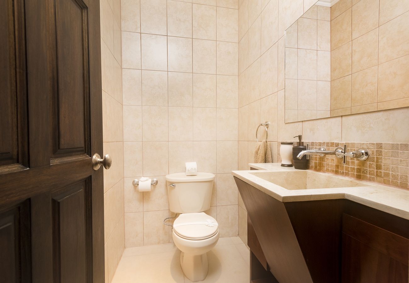 Condominium in Playa Flamingo - Oceanview•Balcony•2 Pools•Parking•Kitchen•Washer/D - Flamingo Towers 17