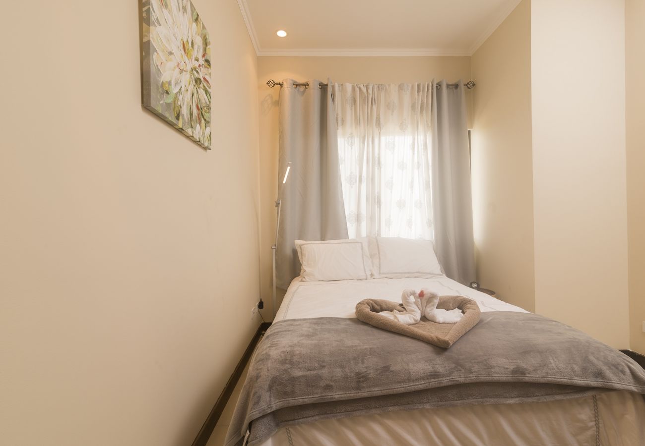 Condominium in Playa Flamingo - Oceanview•Balcony•2 Pools•Parking•Kitchen•Washer/D - Flamingo Towers 17