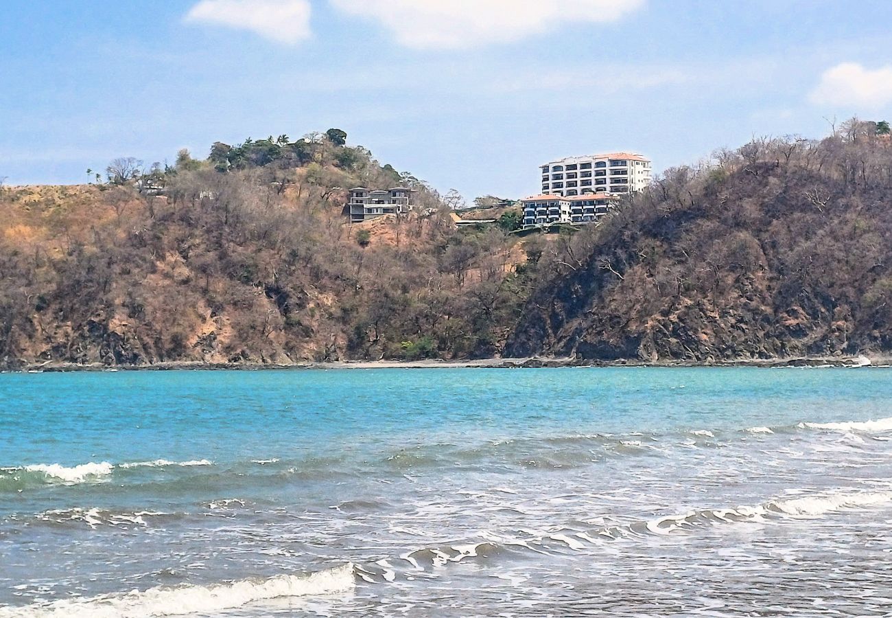 Condominium in Playa Flamingo - Oceanview•Balcony•2 Pools•Parking•Kitchen•Washer/D - Flamingo Towers 17