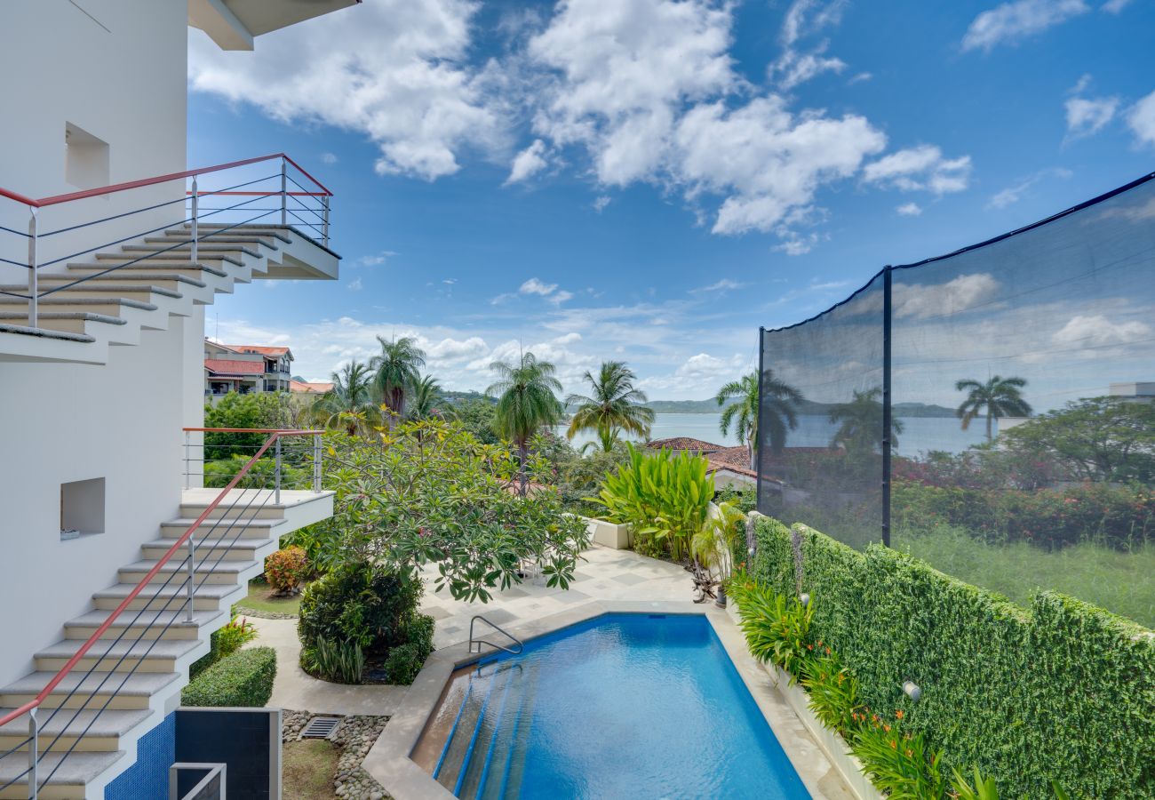 Villa in Playa Flamingo - Playa Flamingo: Oceanside Villa w/ rooftop jacuzzi, private located - Lot Four