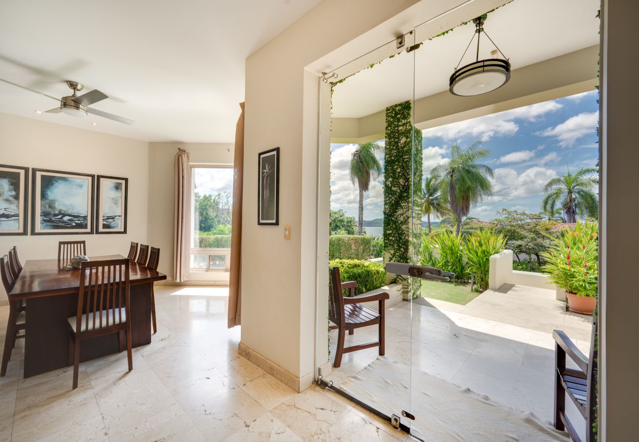 Villa in Playa Flamingo - Playa Flamingo: Oceanside Villa w/ rooftop jacuzzi, private located - Lot Four