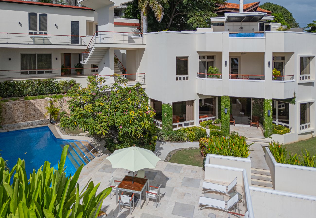 Villa in Playa Flamingo - Playa Flamingo: Oceanside Villa w/ rooftop jacuzzi, private located - Lot Four