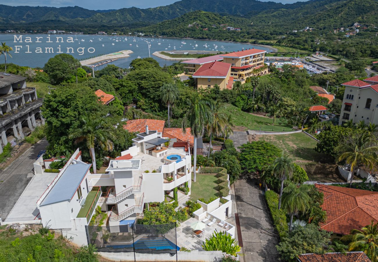 Villa in Playa Flamingo - Playa Flamingo: Oceanside Villa w/ rooftop jacuzzi, private located - Lot Four