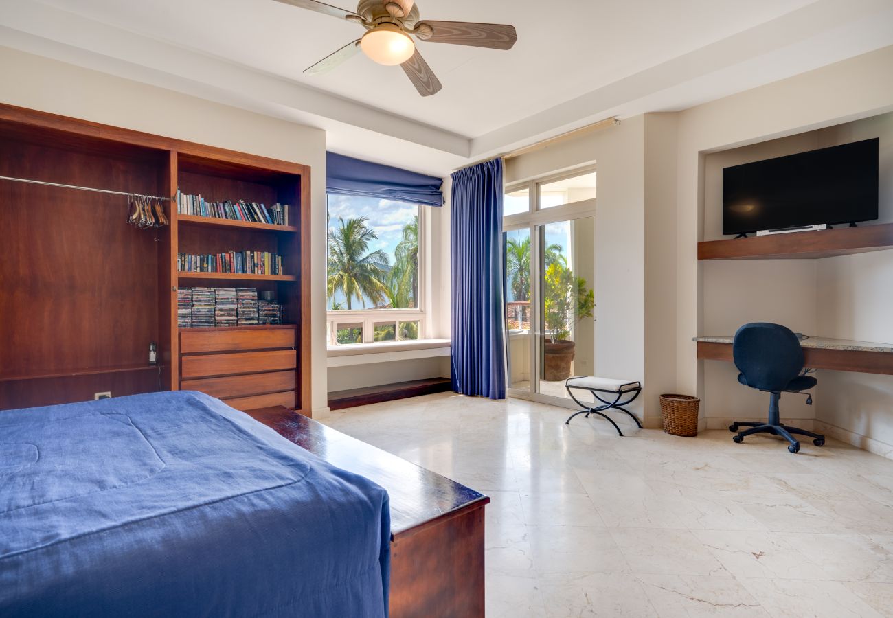 Villa in Playa Flamingo - Playa Flamingo: Oceanside Villa w/ rooftop jacuzzi, private located - Lot Four