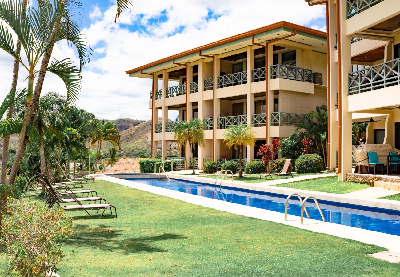 Condominium in Playa Flamingo - Flamingo Center: 2 BR condo w| gorgeous bay views - Punta Plata 521
