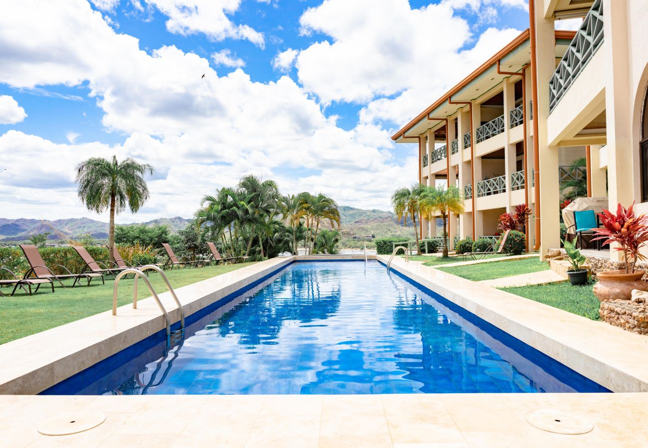 Condominium in Playa Flamingo - Flamingo Center: 2 BR condo w| gorgeous bay views - Punta Plata 521