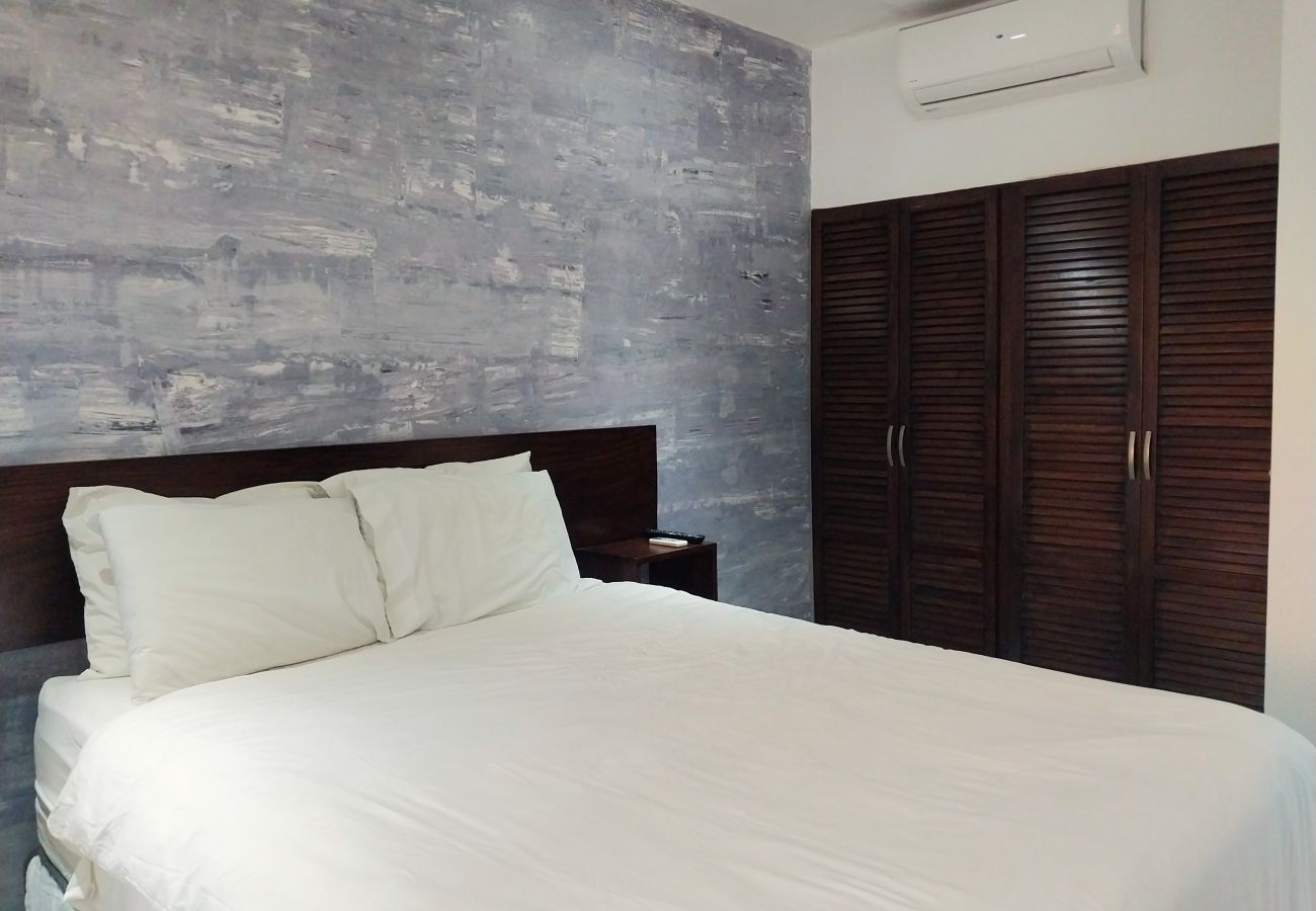Condominium in Playa Flamingo - Flamingo Center: 2 BR condo w| gorgeous bay views - Punta Plata 521