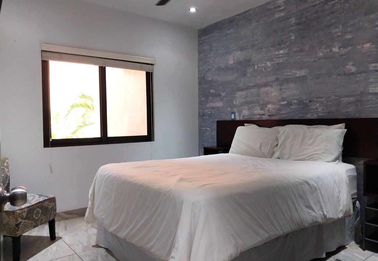 Condominium in Playa Flamingo - Flamingo Center: 2 BR condo w| gorgeous bay views - Punta Plata 521