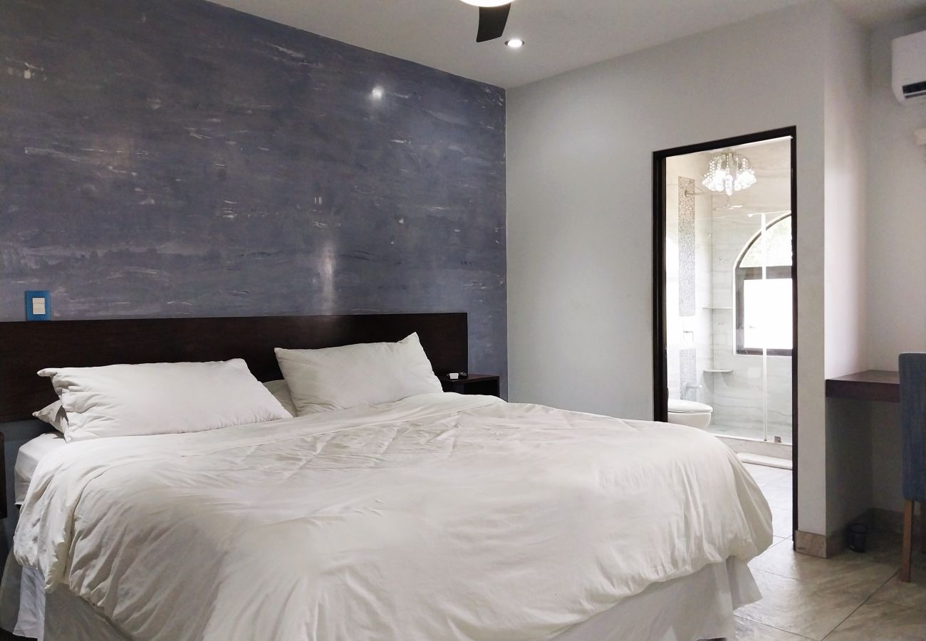 Condominium in Playa Flamingo - Flamingo Center: 2 BR condo w| gorgeous bay views - Punta Plata 521