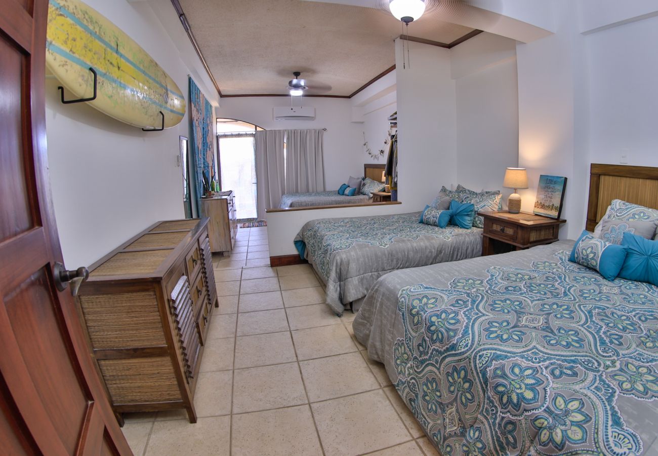Condominium in Playa Flamingo - 5mins to Marina-Oceanview-Full Kitchen-Pool-AC-Gym – Presidential Suites 4