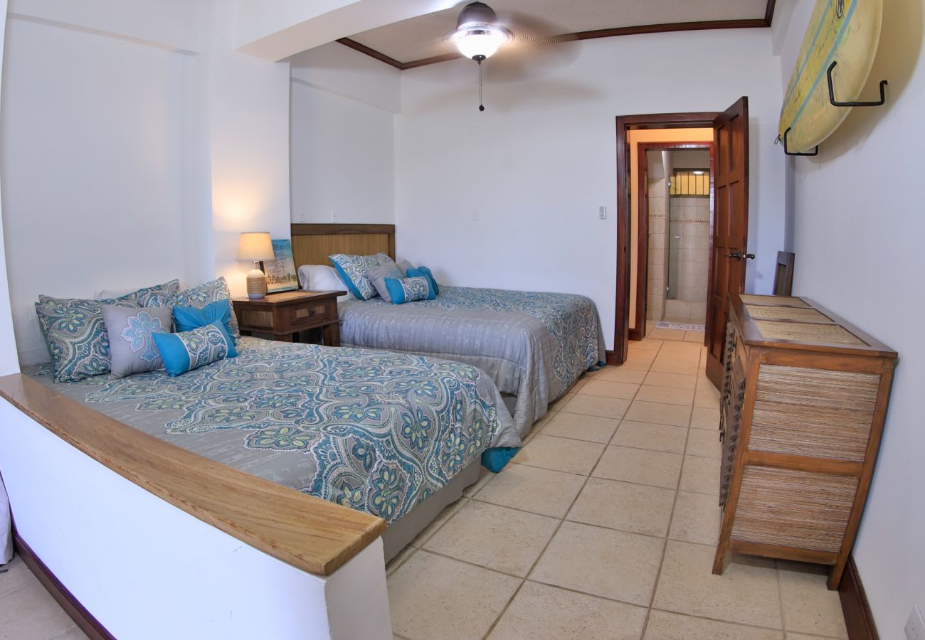 Condominium in Playa Flamingo - 5mins to Marina-Oceanview-Full Kitchen-Pool-AC-Gym – Presidential Suites 4
