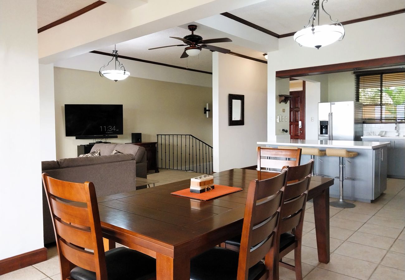 Condominium in Playa Flamingo - 5mins to Marina-Oceanview-Full Kitchen-Pool-AC-Gym – Presidential Suites 4