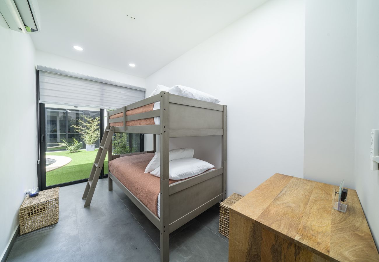 House in Potrero - 350m to beach - Guitar-shaped Pool – Kitchen - BBQ: Casa Guitarra